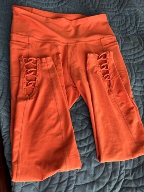 Old Navy Peach Lace-Up Women’s Powersoft Leggings